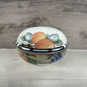 Mikasa Intaglio Garden Harvest Round Lidded Trinket Box CAC29 Malaysia